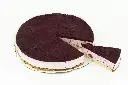 Торт Сметанный с ягодами разрез.webp